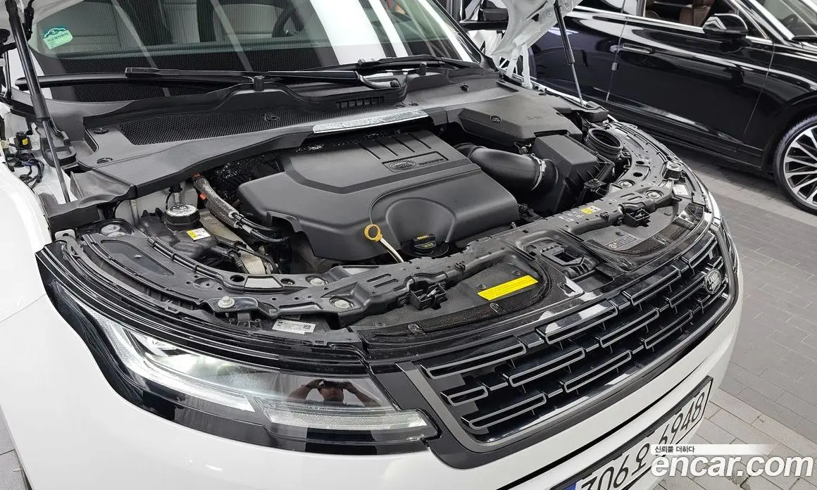 Land Rover Range Rover Evoque 2025 2.0 автомат (гидро), фото 6 Land Rover Range Rover Evoque 2025 2.0 автомат (гидро), фото 6