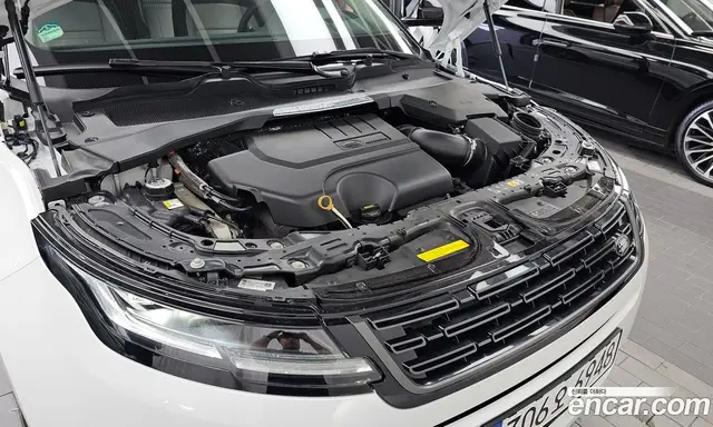 Land Rover Range Rover Evoque 2025 2.0 автомат (гидро), миниатюра 6 Land Rover Range Rover Evoque 2025 2.0 автомат (гидро), миниатюра 6