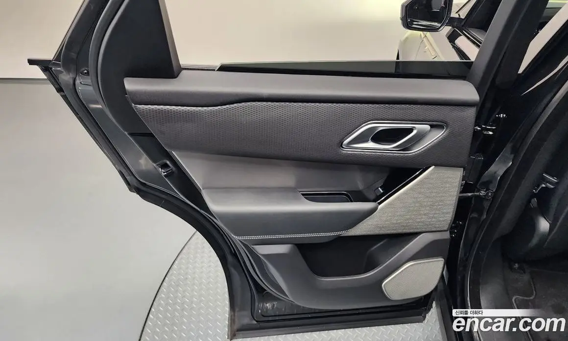 Land Rover Range Rover Velar 2021 3.0 автомат (гидро), фото 15