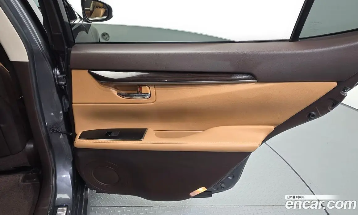 Lexus ES 2018 2.5 автомат (гидро), фото 15 Lexus ES 2018 2.5 автомат (гидро), фото 15