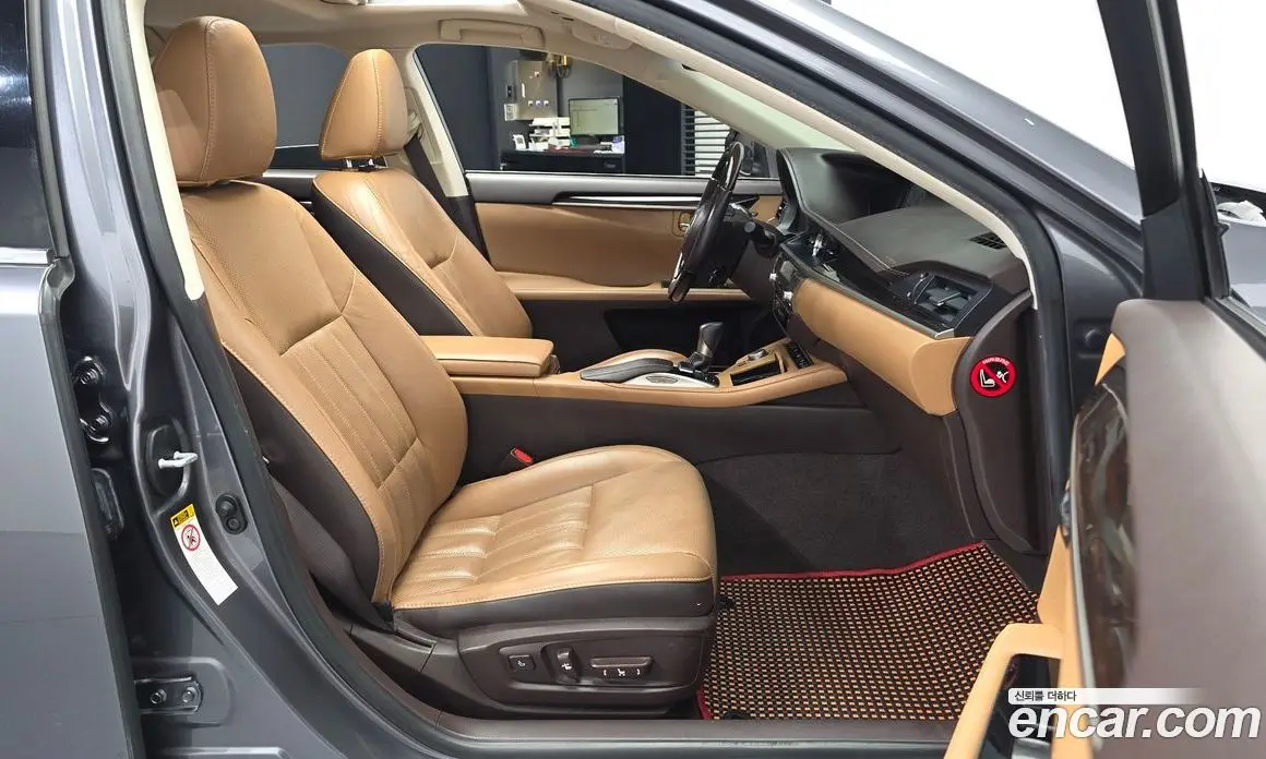 Lexus ES 2018 2.5 автомат (гидро), фото 17 Lexus ES 2018 2.5 автомат (гидро), фото 17
