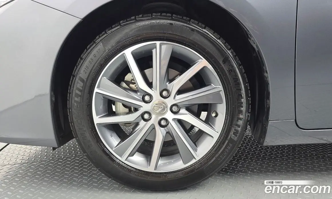 Lexus ES 2018 2.5 автомат (гидро), фото 5 Lexus ES 2018 2.5 автомат (гидро), фото 5