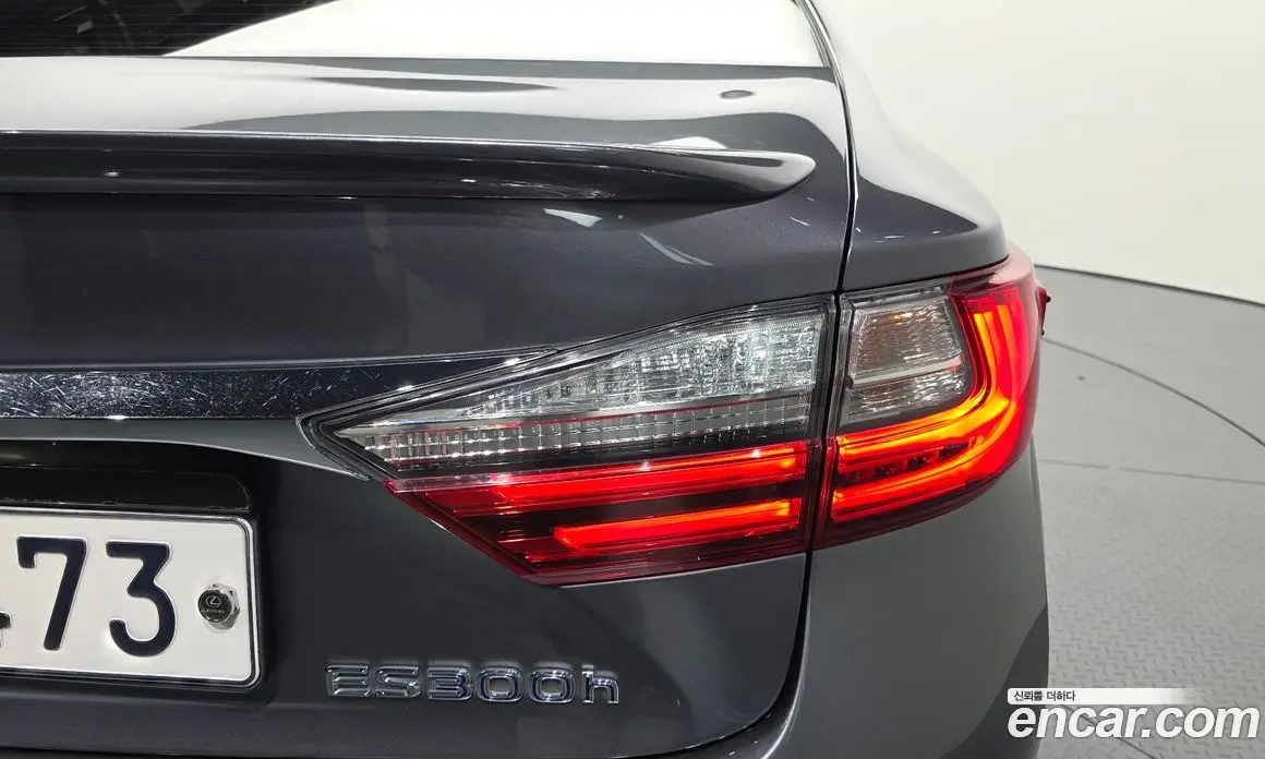 Lexus ES 2018 2.5 автомат (гидро), фото 9 Lexus ES 2018 2.5 автомат (гидро), фото 9