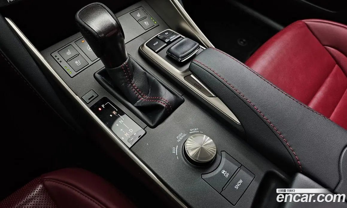 Lexus IS 2018 2.0 автомат (гидро), фото 12
