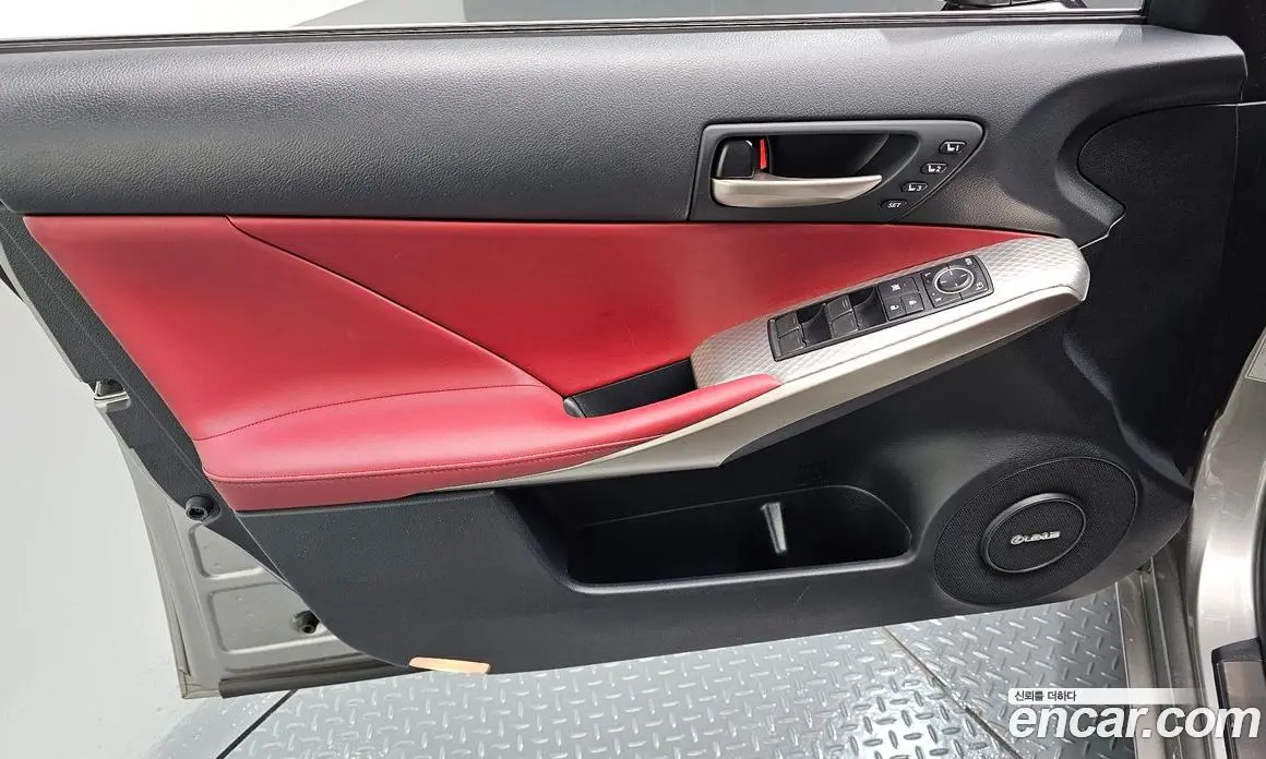 Lexus IS 2018 2.0 автомат (гидро), фото 14