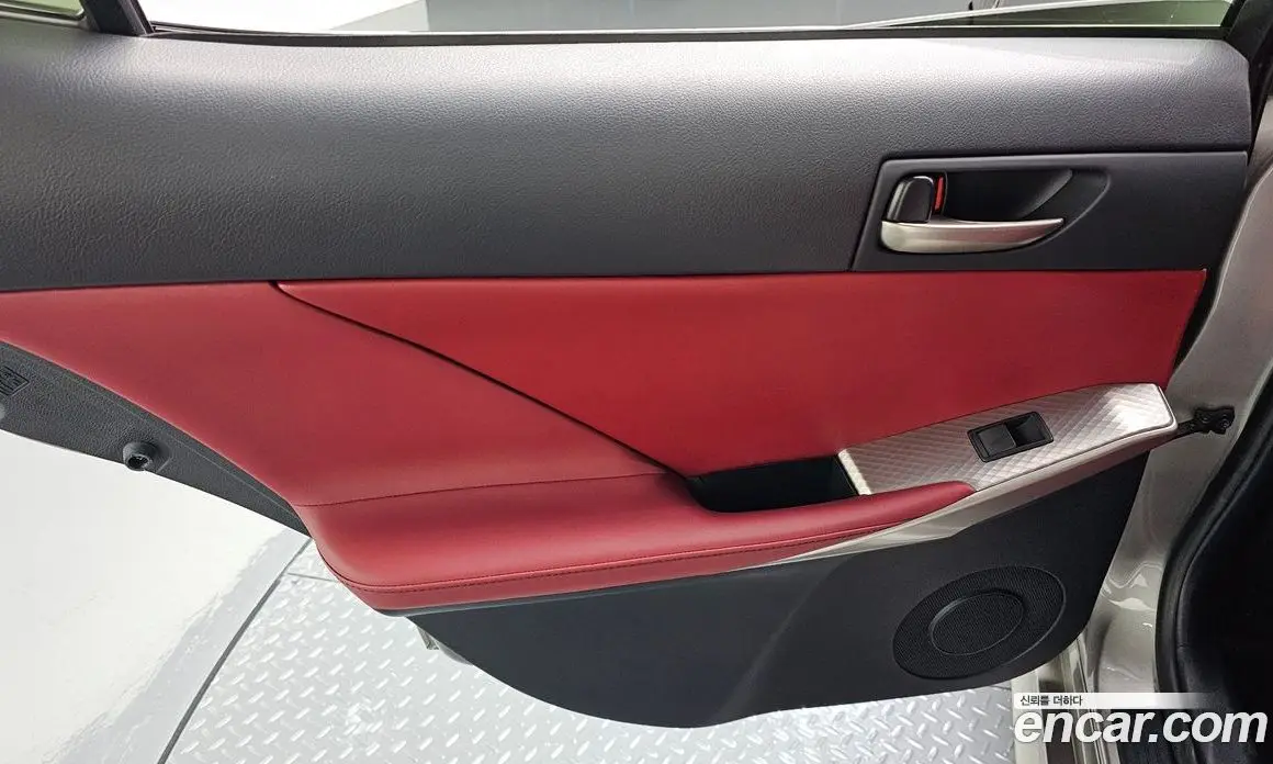 Lexus IS 2018 2.0 автомат (гидро), фото 15
