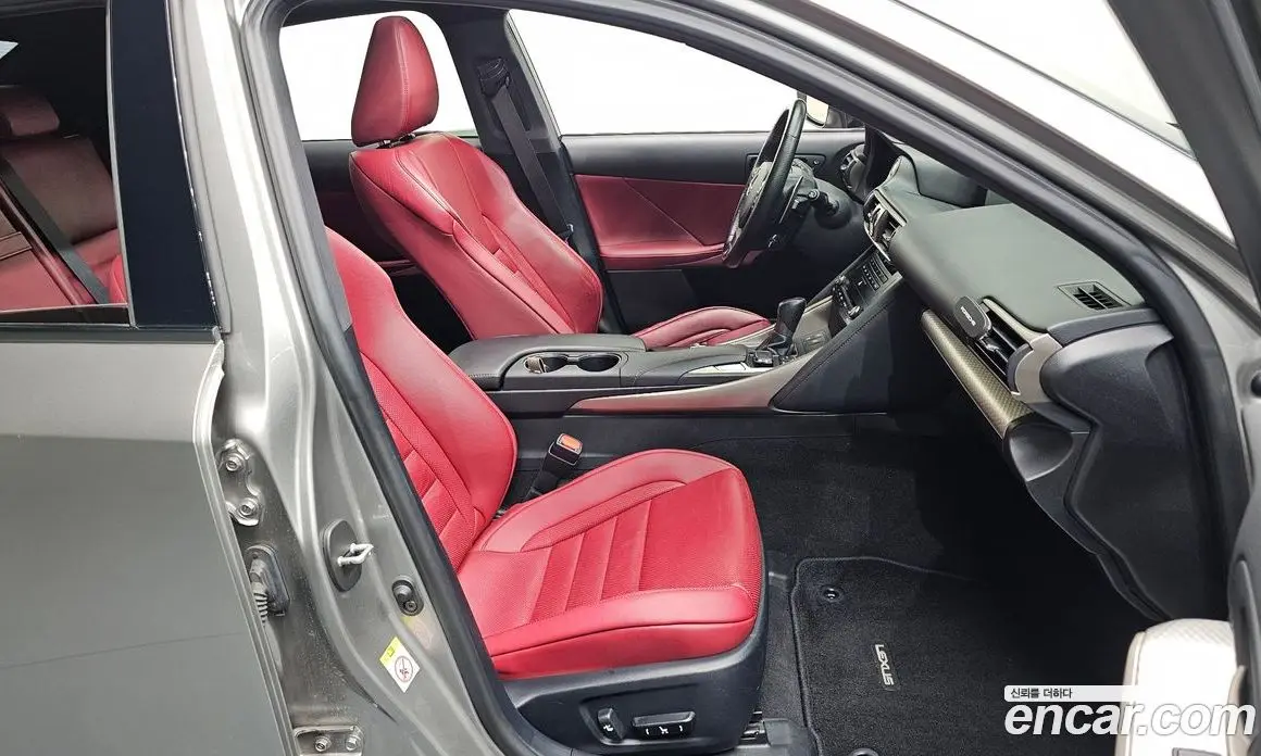 Lexus IS 2018 2.0 автомат (гидро), фото 16