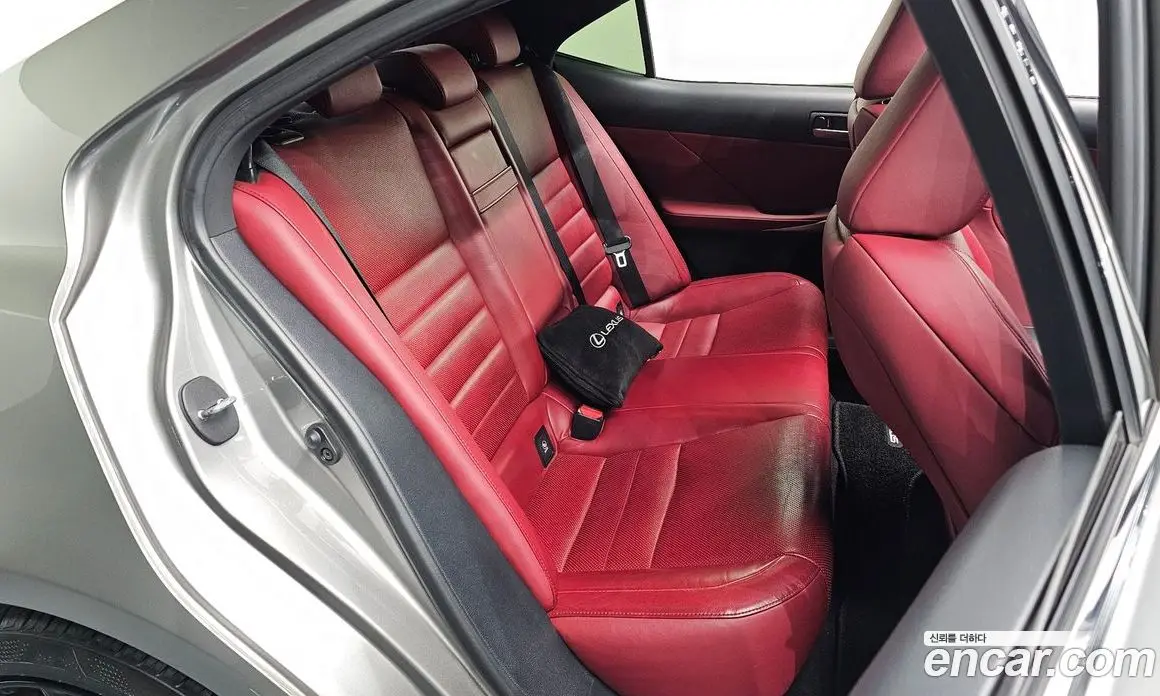 Lexus IS 2018 2.0 автомат (гидро), фото 17