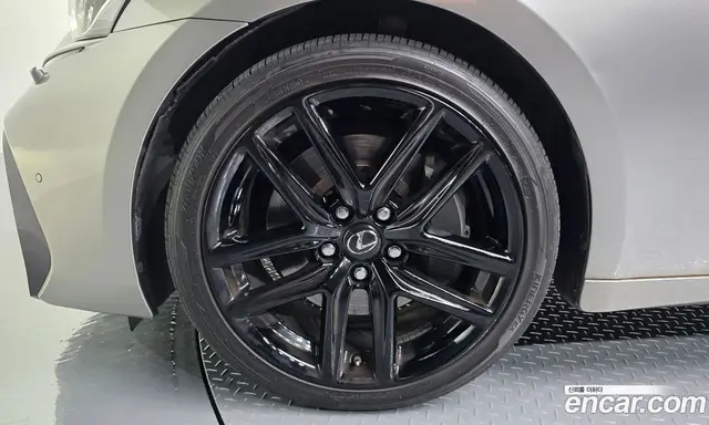 Lexus IS 2018 2.0 автомат (гидро), миниатюра 5