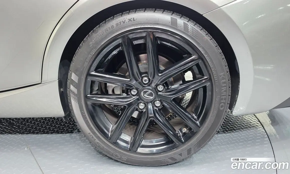 Lexus IS 2018 2.0 автомат (гидро), фото 7