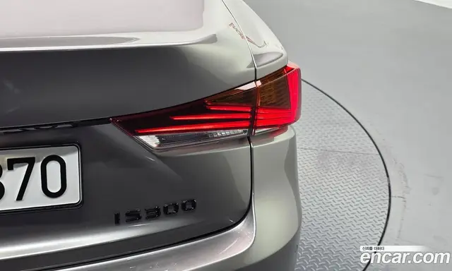Lexus IS 2018 2.0 автомат (гидро), миниатюра 9