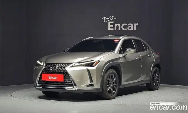 Lexus UX 2022 2.0 автомат (гидро), миниатюра 1