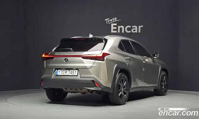 Lexus UX 2022 2.0 автомат (гидро), миниатюра 2