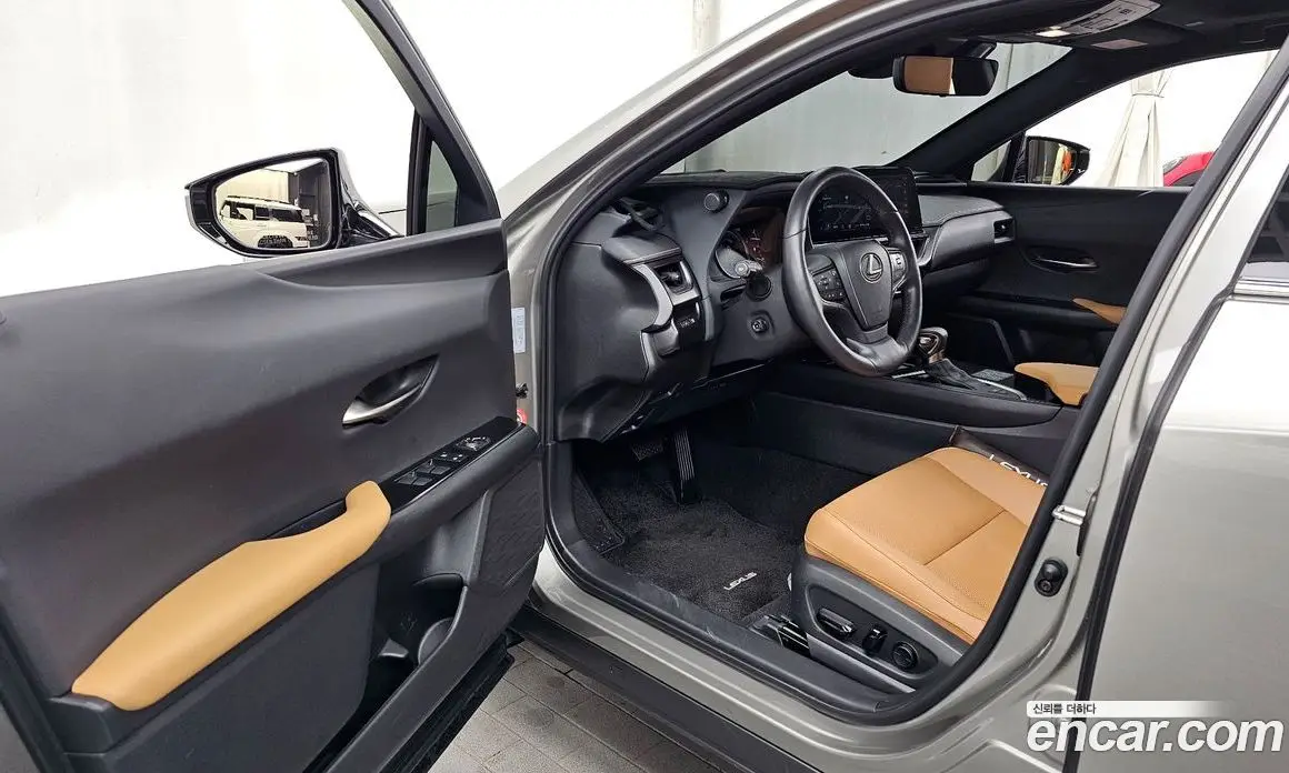 Lexus UX 2022 2.0 автомат (гидро), фото 13
