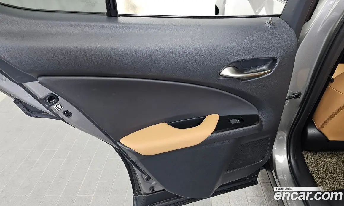 Lexus UX 2022 2.0 автомат (гидро), фото 15