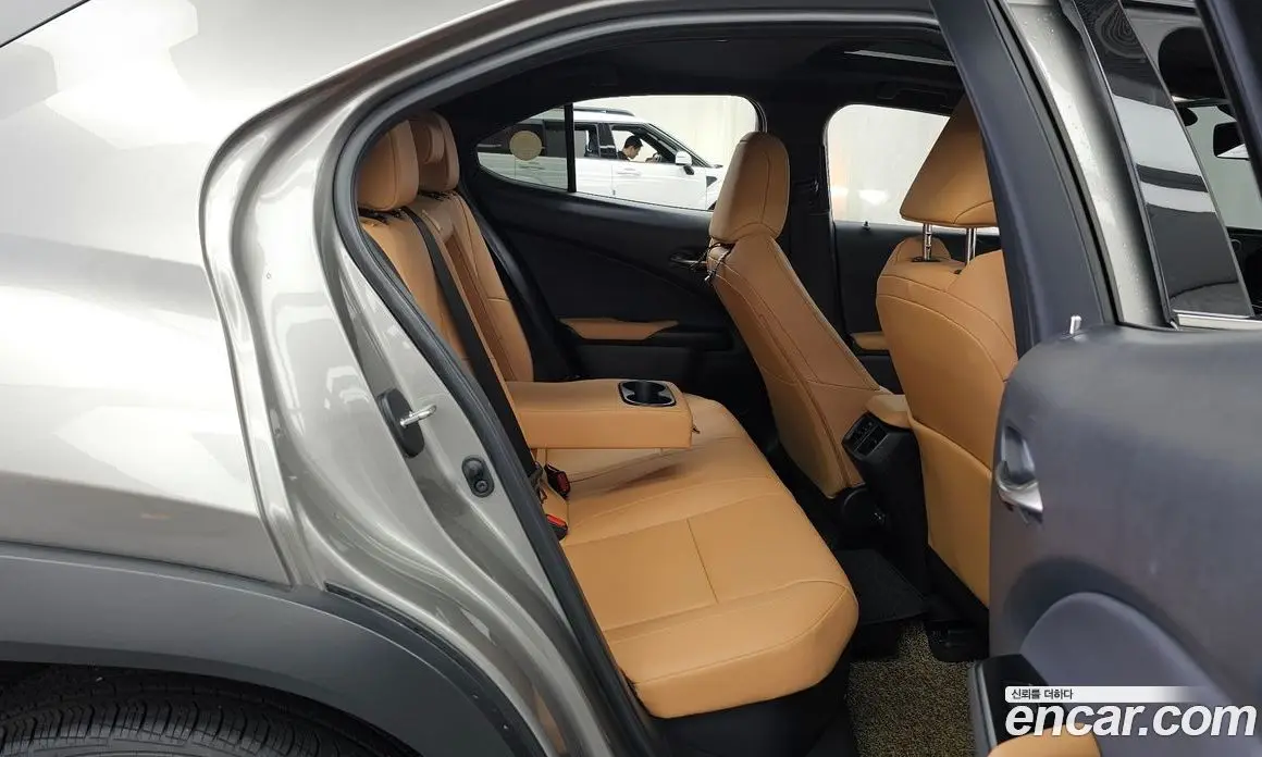 Lexus UX 2022 2.0 автомат (гидро), фото 18
