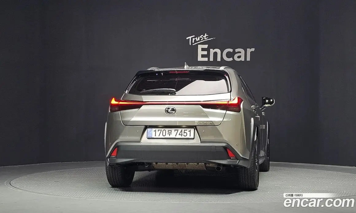 Lexus UX 2022 2.0 автомат (гидро), фото 4