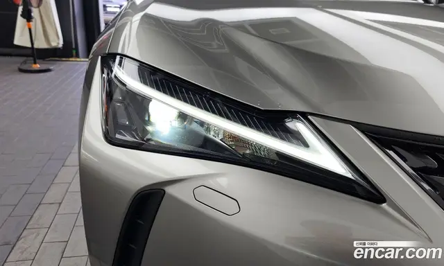 Lexus UX 2022 2.0 автомат (гидро), миниатюра 8