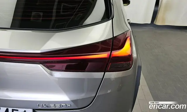 Lexus UX 2022 2.0 автомат (гидро), миниатюра 9