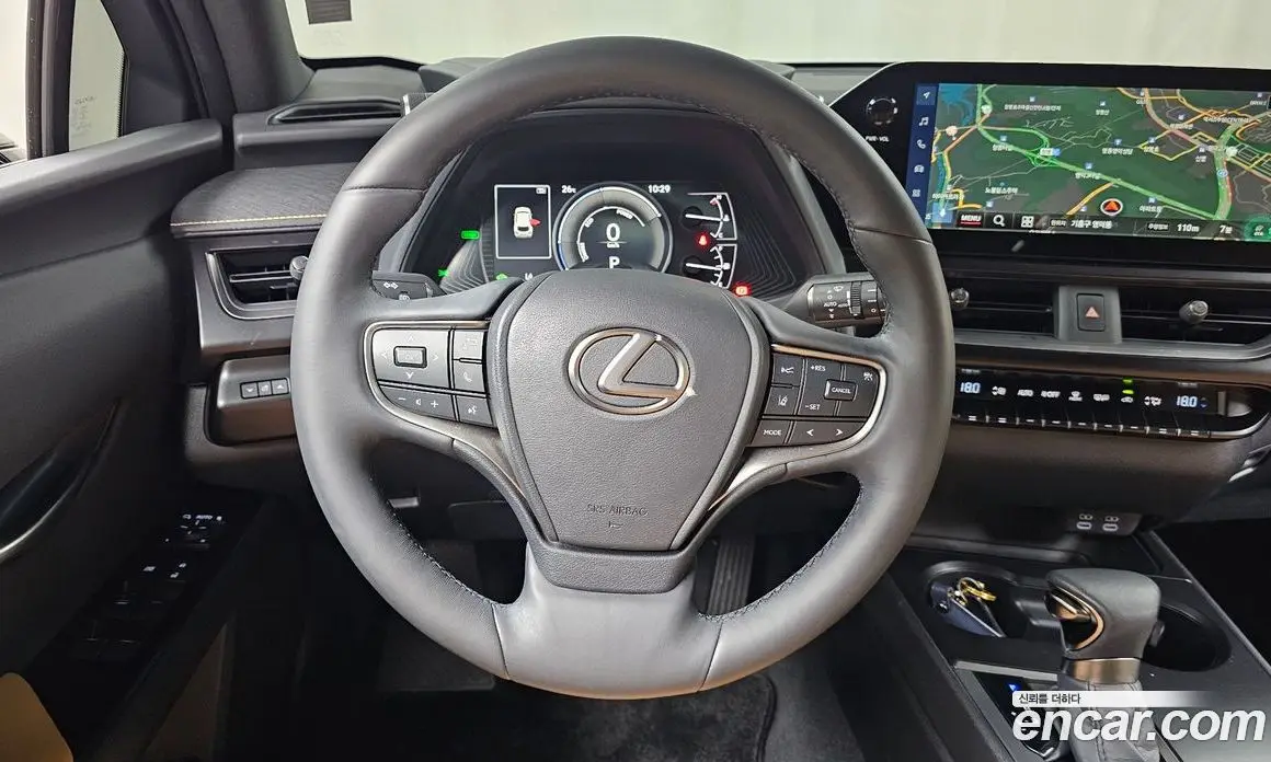 Lexus UX 2023 2.0 автомат (гидро), фото 18