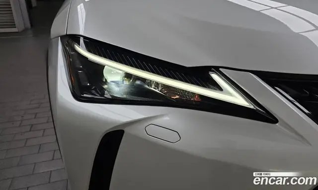 Lexus UX 2023 2.0 автомат (гидро), миниатюра 7