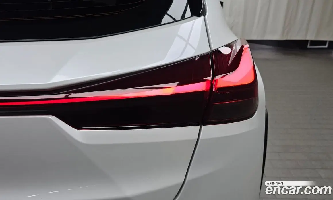 Lexus UX 2023 2.0 автомат (гидро), фото 8
