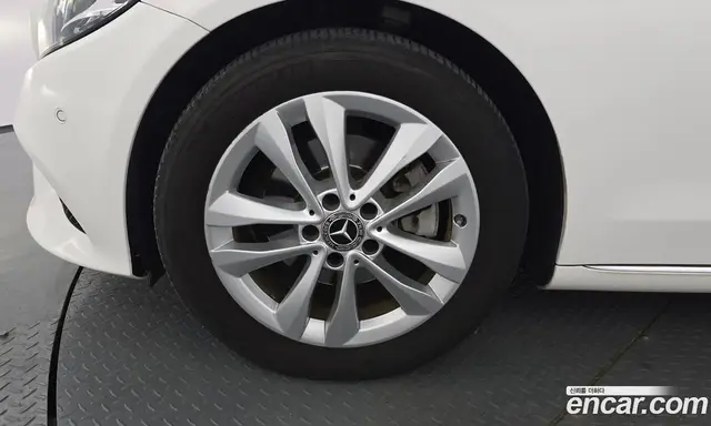 Mercedes-Benz C-Class 2019 1.9 автомат (гидро), миниатюра 5 Mercedes-Benz C-Class 2019 1.9 автомат (гидро), миниатюра 5