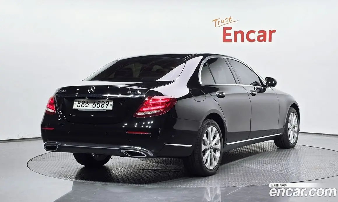 Mercedes-Benz E-Class 2019 1.9 автомат (гидро), фото 1 Mercedes-Benz E-Class 2019 1.9 автомат (гидро), фото 1
