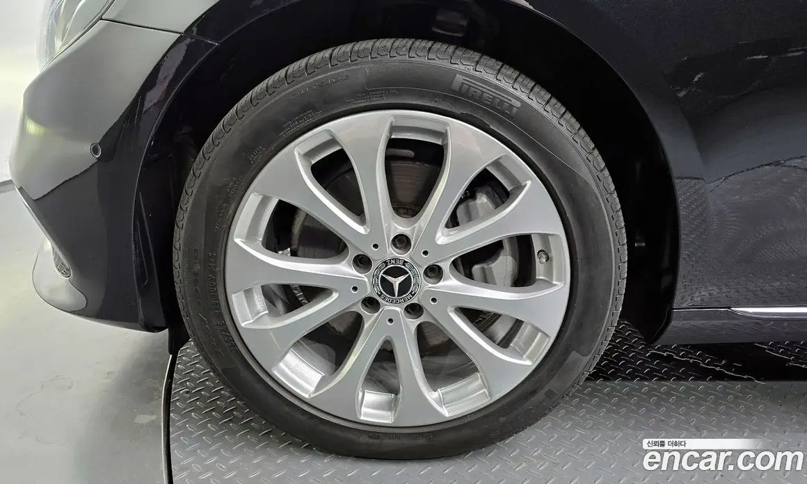 Mercedes-Benz E-Class 2019 1.9 автомат (гидро), фото 4 Mercedes-Benz E-Class 2019 1.9 автомат (гидро), фото 4