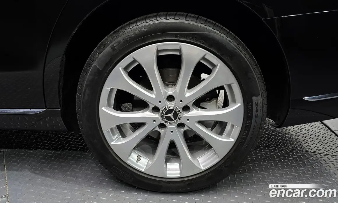 Mercedes-Benz E-Class 2019 1.9 автомат (гидро), фото 6 Mercedes-Benz E-Class 2019 1.9 автомат (гидро), фото 6