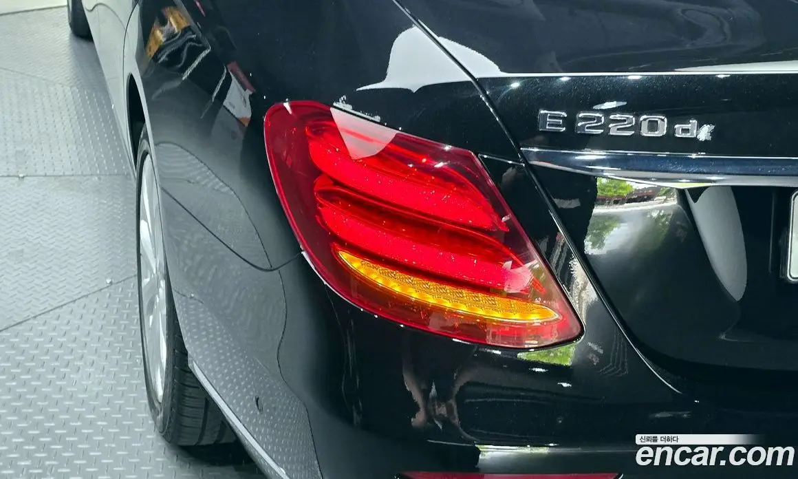 Mercedes-Benz E-Class 2019 1.9 автомат (гидро), фото 8 Mercedes-Benz E-Class 2019 1.9 автомат (гидро), фото 8