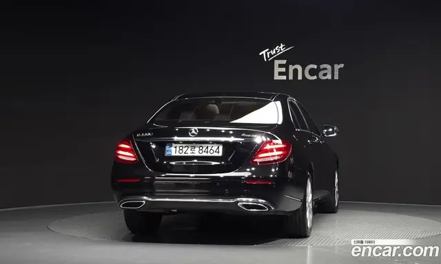 Mercedes-Benz E-Class 2019 1.9 автомат (гидро), миниатюра 4