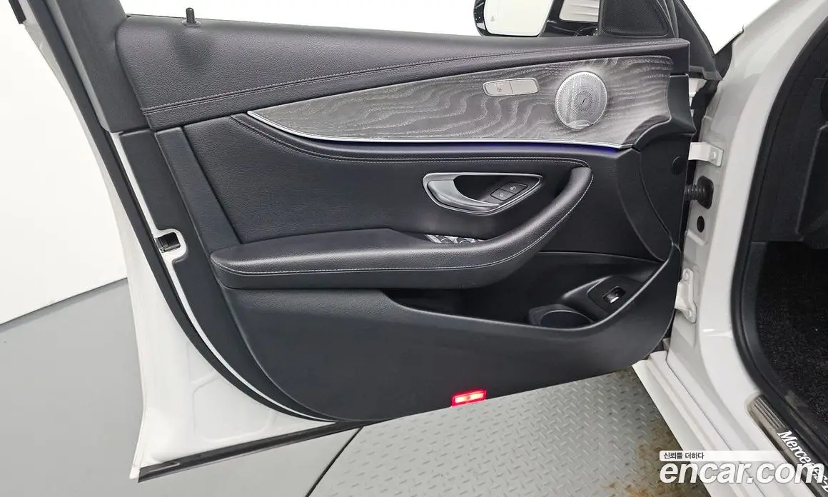 Mercedes-Benz E-Class 2020 2.0 автомат (гидро), фото 14 Mercedes-Benz E-Class 2020 2.0 автомат (гидро), фото 14