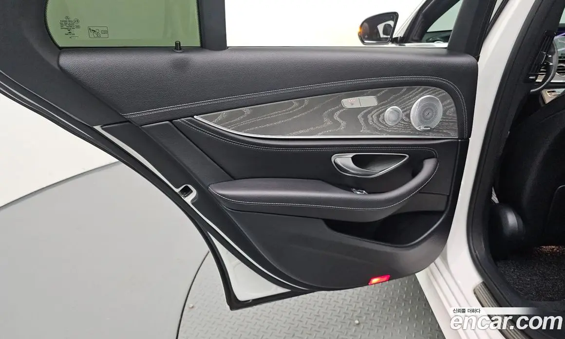 Mercedes-Benz E-Class 2020 2.0 автомат (гидро), фото 15 Mercedes-Benz E-Class 2020 2.0 автомат (гидро), фото 15