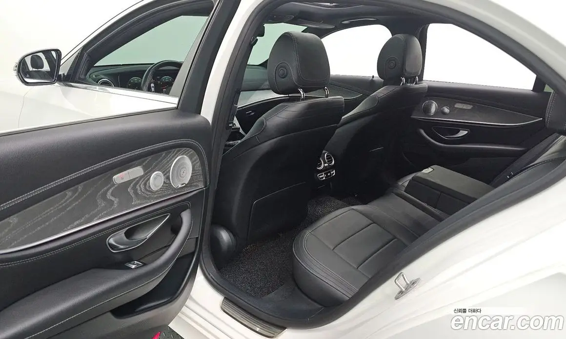 Mercedes-Benz E-Class 2020 2.0 автомат (гидро), фото 16 Mercedes-Benz E-Class 2020 2.0 автомат (гидро), фото 16