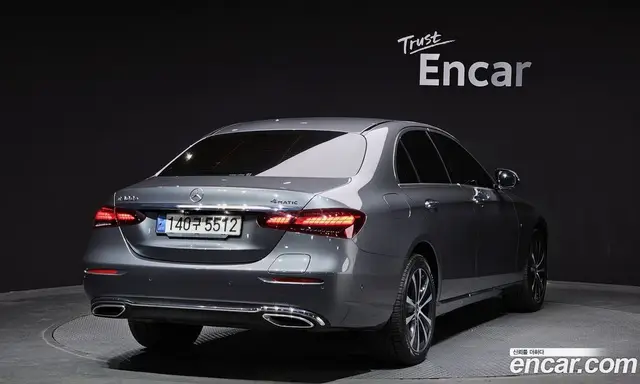 Mercedes-Benz E-Class 2021 2.0 автомат (гидро), миниатюра 2