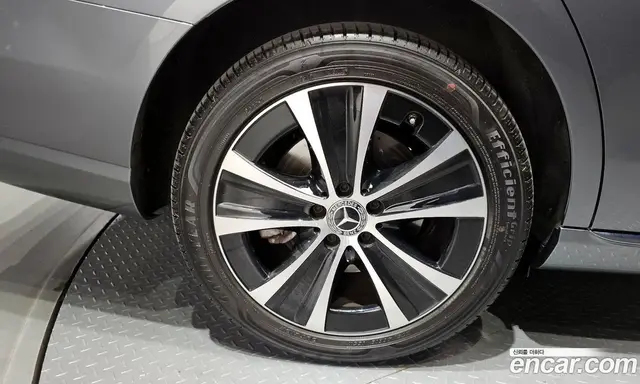 Mercedes-Benz E-Class 2021 2.0 автомат (гидро), миниатюра 5