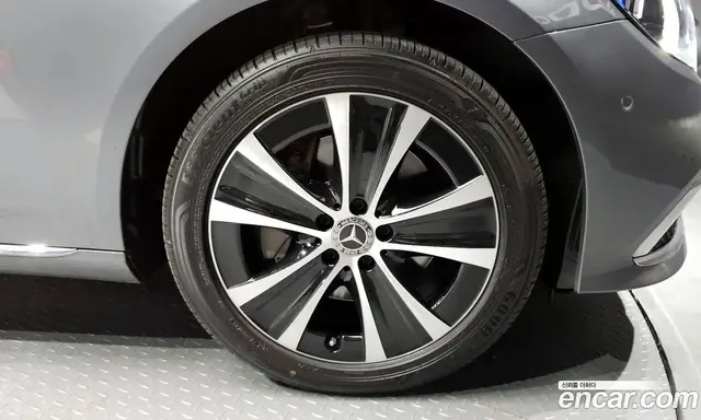 Mercedes-Benz E-Class 2021 2.0 автомат (гидро), миниатюра 7