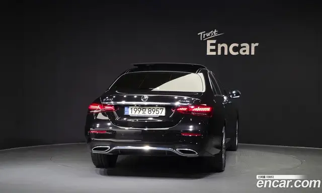 Mercedes-Benz E-Class 2021 2.0 автомат (гидро), миниатюра 4