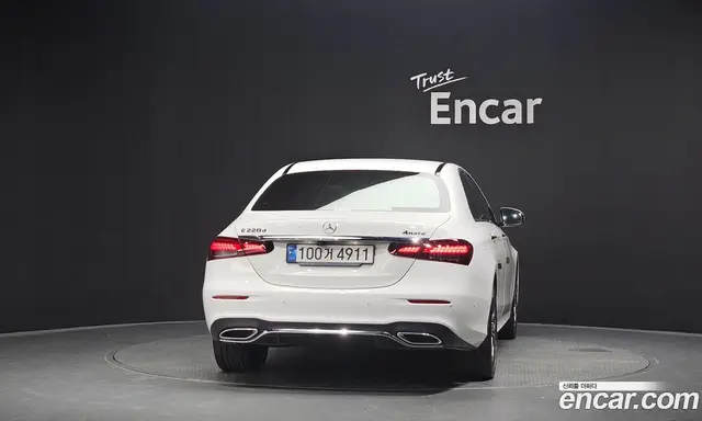 Mercedes-Benz E-Class 2021 1.9 автомат (гидро), миниатюра 4