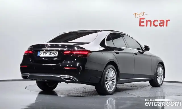 Mercedes-Benz E-Class, 2022, 18 661 км