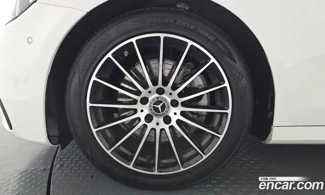 Mercedes-Benz E-Class 2023 2.0 автомат (гидро), миниатюра 4 Mercedes-Benz E-Class 2023 2.0 автомат (гидро), миниатюра 4