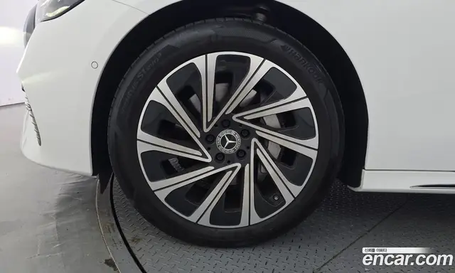 Mercedes-Benz E-Class 2024 2.0 автомат (гидро), миниатюра 5 Mercedes-Benz E-Class 2024 2.0 автомат (гидро), миниатюра 5