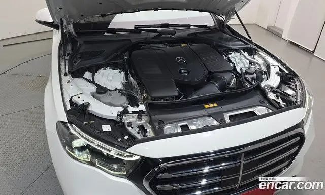 Mercedes-Benz E-Class 2024 2.0 автомат (гидро), миниатюра 6 Mercedes-Benz E-Class 2024 2.0 автомат (гидро), миниатюра 6
