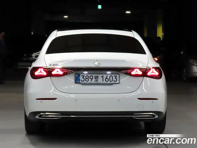 Mercedes-Benz E-Class 2024 2.0 автомат (гидро), миниатюра 3 Mercedes-Benz E-Class 2024 2.0 автомат (гидро), миниатюра 3