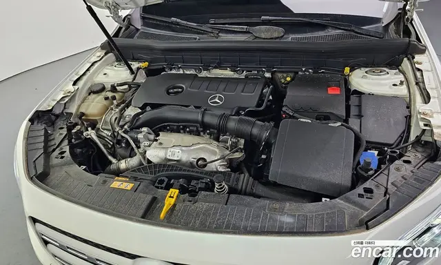 Mercedes-Benz GLB-Class 2021 2.0 автомат (гидро), миниатюра 6 Mercedes-Benz GLB-Class 2021 2.0 автомат (гидро), миниатюра 6