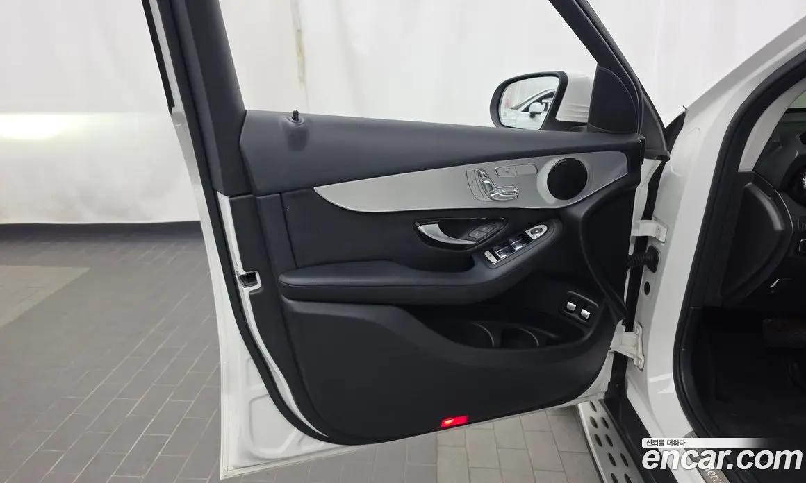 Mercedes-Benz GLC-Class 2018 2.0 автомат (гидро), фото 14 Mercedes-Benz GLC-Class 2018 2.0 автомат (гидро), фото 14