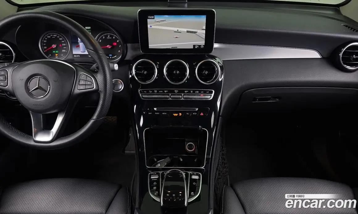 Mercedes-Benz GLC-Class 2018 2.0 автомат (гидро), фото 20 Mercedes-Benz GLC-Class 2018 2.0 автомат (гидро), фото 20