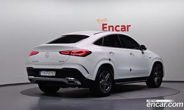 Mercedes-Benz GLE-Class 2021 2.0 автомат (гидро), миниатюра 2