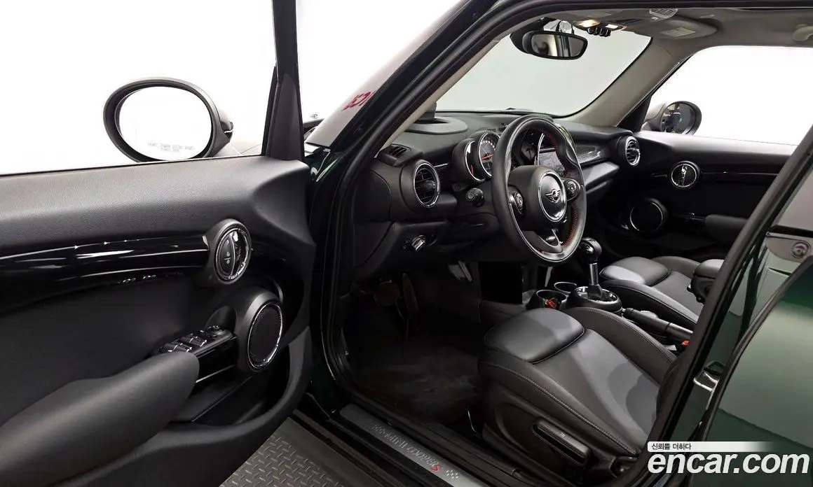 Mini Cooper 2018 2.0 автомат (гидро), фото 13 Mini Cooper 2018 2.0 автомат (гидро), фото 13